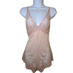 Vtg 1970s Formfit Rogers Step-In Bodysuit SZ 32 8-10 Rosy Nude Nylon Lace Snap